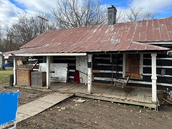 5th image of 840 W Millpond St