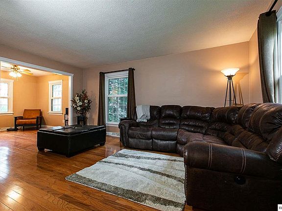 3rd image of 11439 Robin Hood Dr