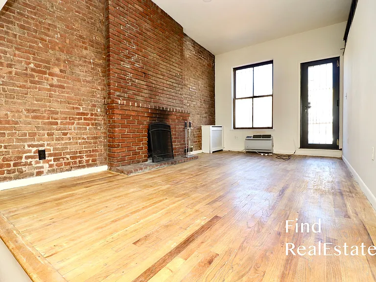 39 W 74th St #PHB — Photo 9