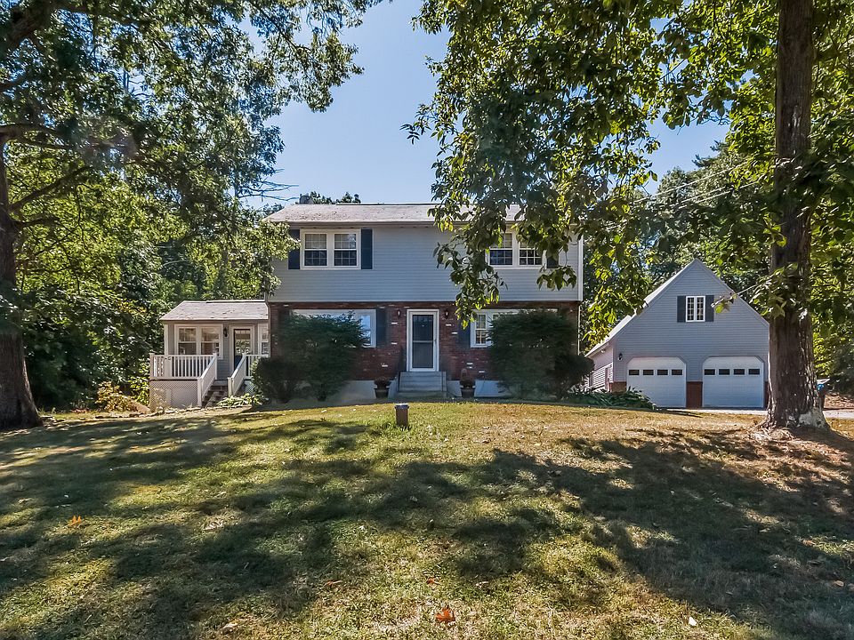 1st image of 16 Barkland Dr