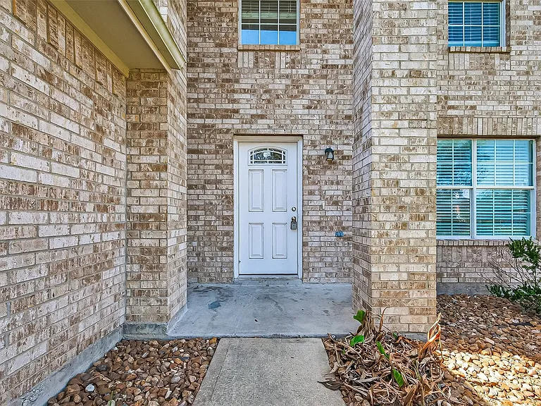 3807 Brook Garden Ln — Photo 4