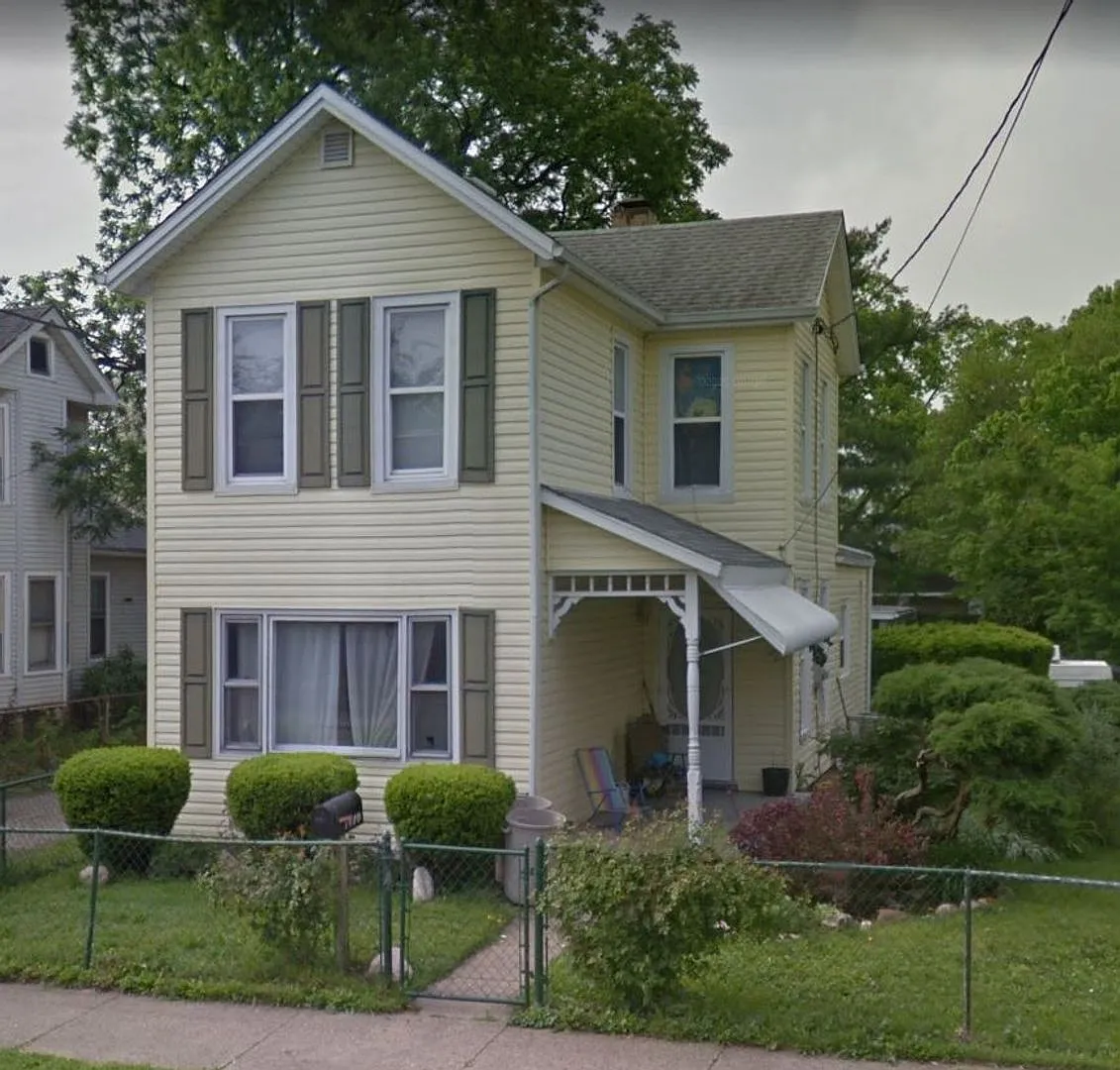 Welcome home to this 3bdr home — Photo 1