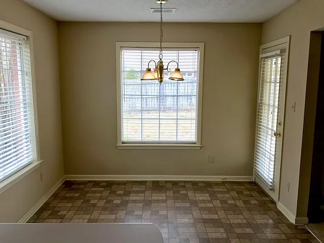 6806 Skylar Mill Ave — Photo 4
