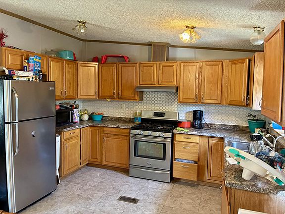 2nd image of 840 Bel Air Ln