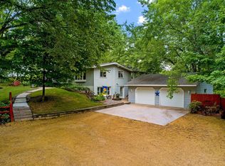 6570 S Robert Trl, Inver Grove Heights, MN 55077