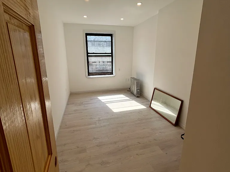 30-50 30th St #4L — Photo 8