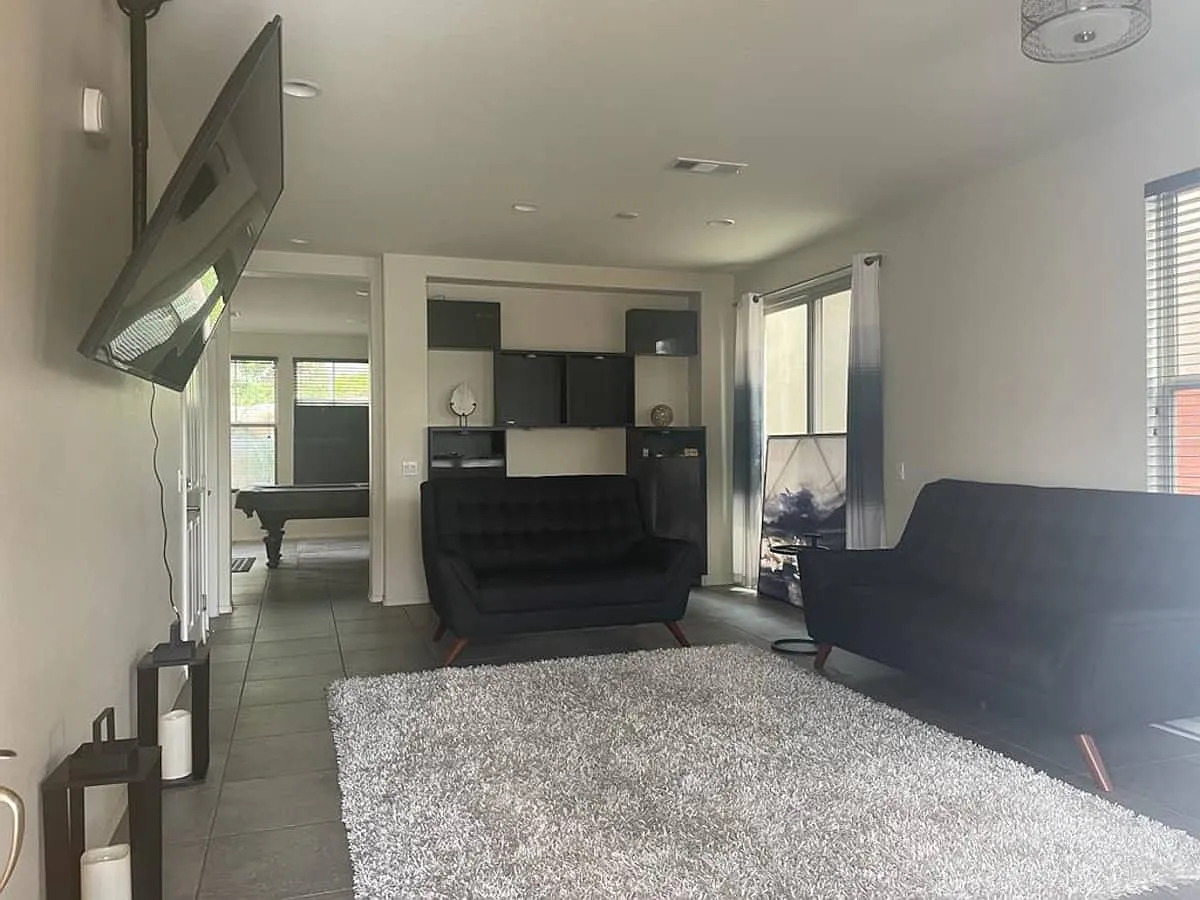 1 bed, 3000 sqft, $1,250 — Photo 4