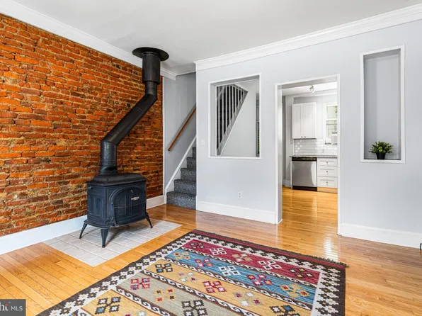 4255 Boone St, Philadelphia, PA 19128
