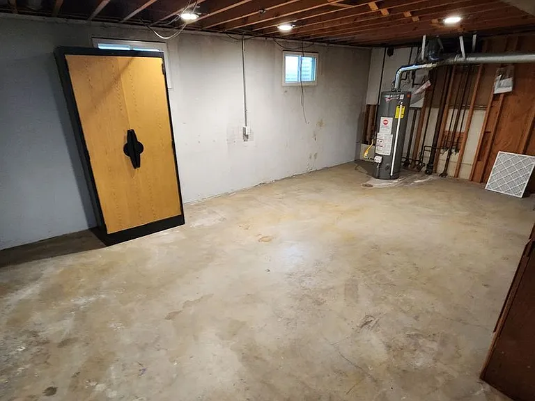 313 S Chelton Rd — Photo 24