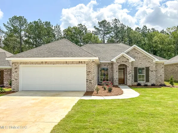 933 Riverside Ln, Pearl, MS 39208