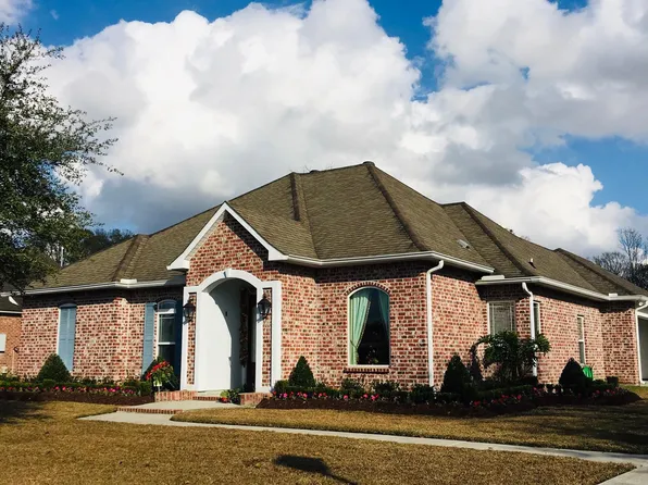 12338 Oak Alley Dr, Geismar, LA 70734