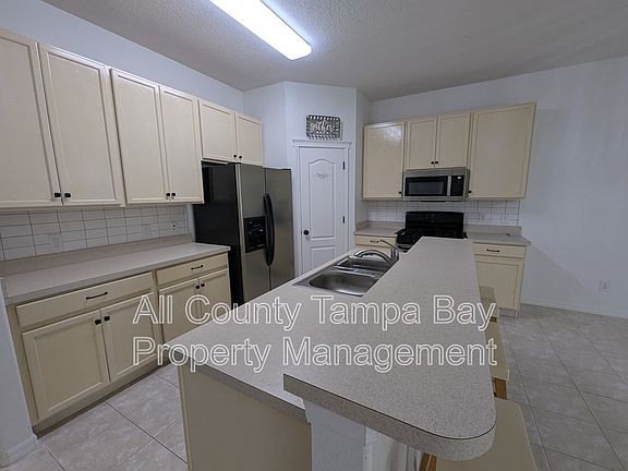 5th image of 7513 Surrey Pines Dr