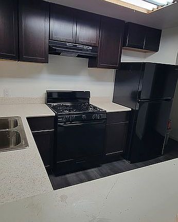 2nd image of 751 Yosemite Pkwy