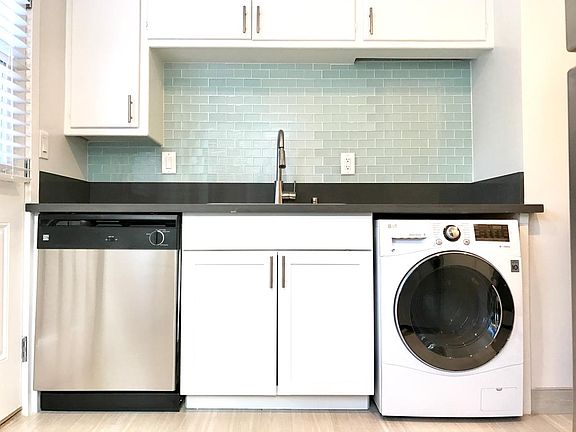 3rd image of 2222 N Cahuenga Blvd #1