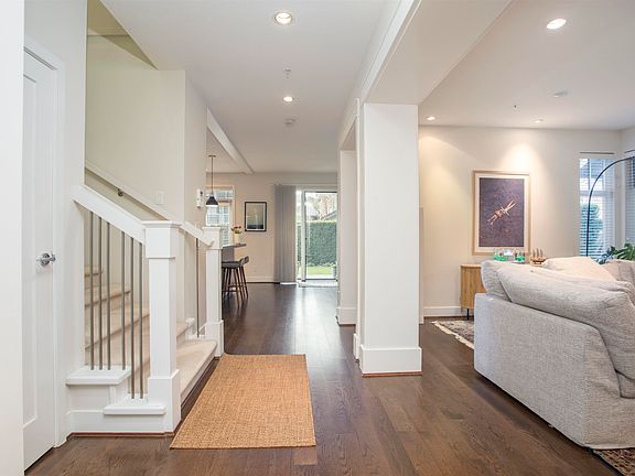 4th image of 555 Raven Woods Dr #28