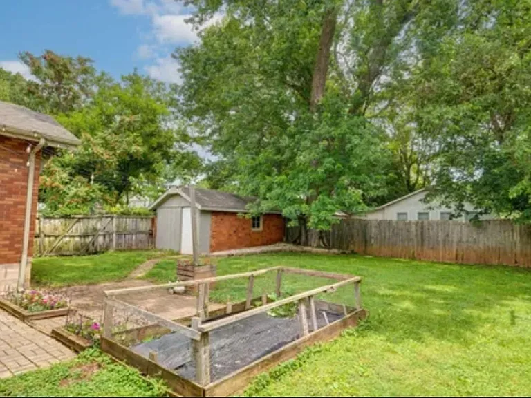1210 S Jefferson Ave — Photo 41