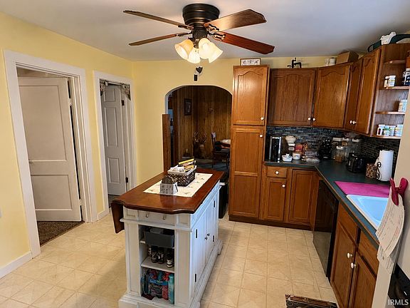 5th image of 618 East St