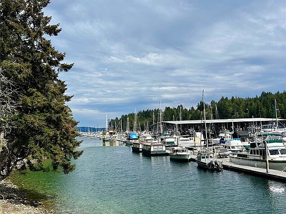 3rd image of 101 Pleasant Harbor Marina #C-21