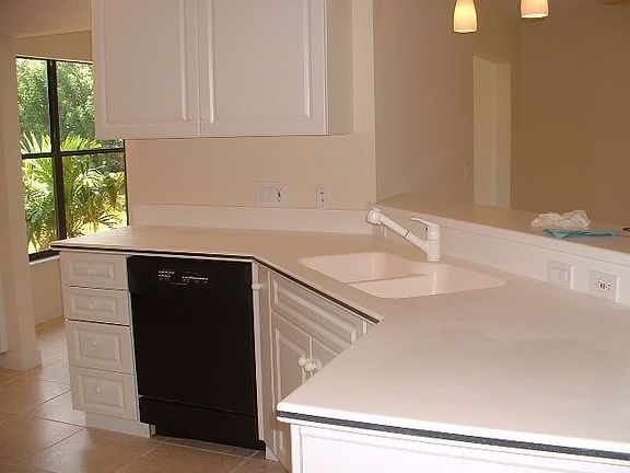 4th image of 1932 SE Dranson Cir