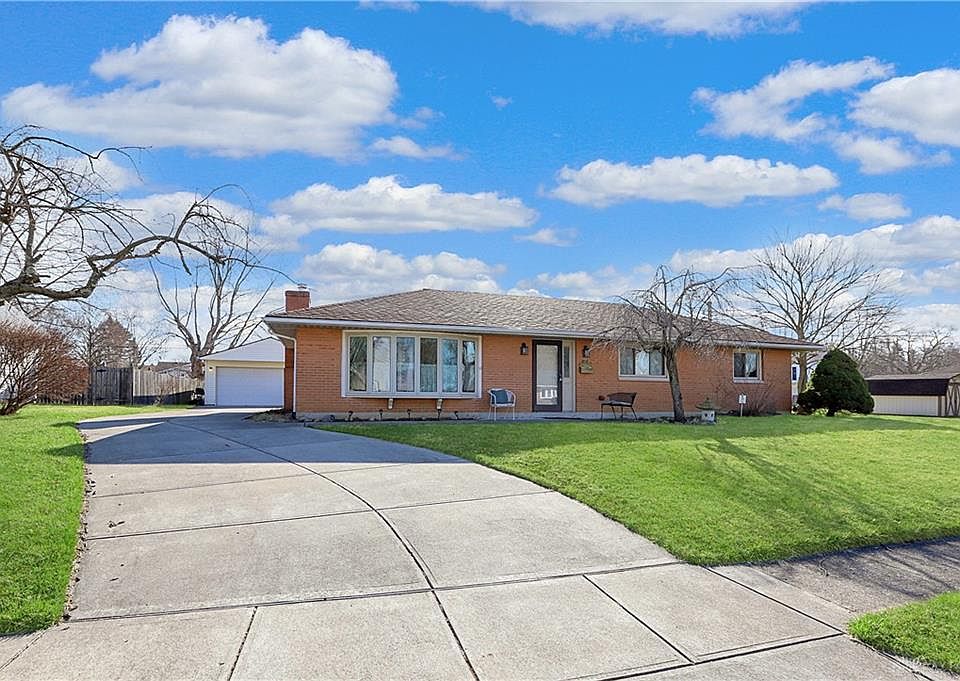 1st image of 855 Louise Dr