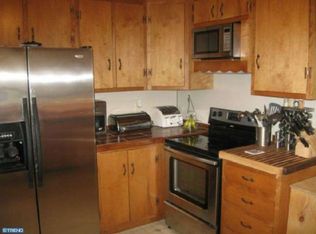 52 S 2nd St, Womelsdorf, PA 19567