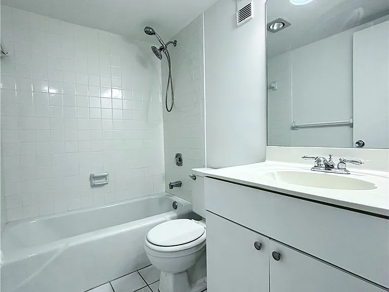 2264 Winkler Ave #107 — Photo 10