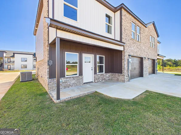 258 Beau Claire Cir, Byron, GA 31008