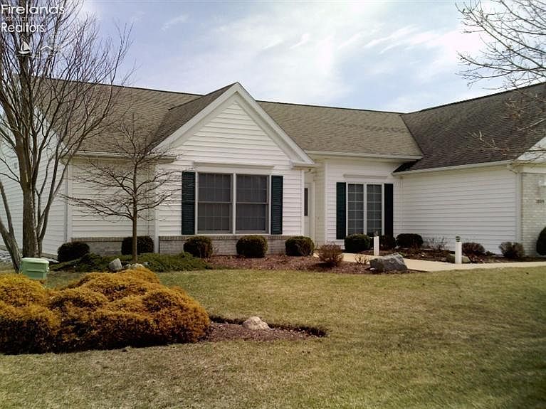 1st image of 1809 E Waterberry Dr