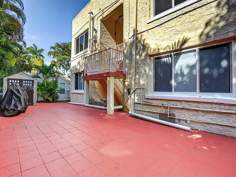 1630 SW 10th St #5 — Photo 12