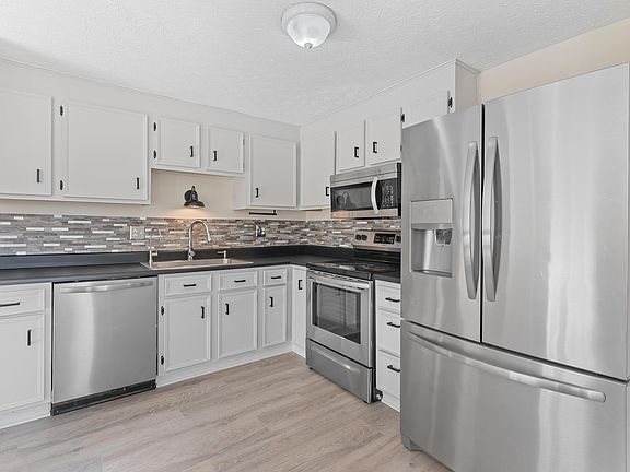 2nd image of 3001 Talbrock Cir