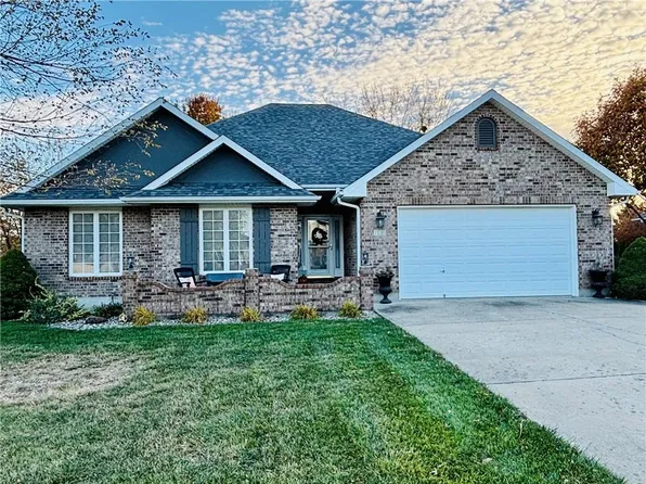 706 Opera House Ln, Odessa, MO 64076