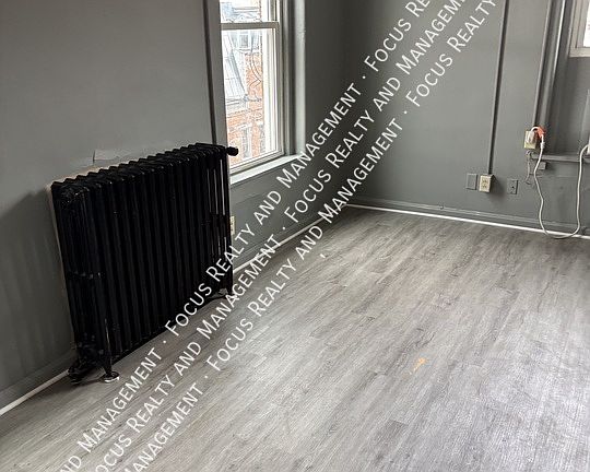 4th image of 15 E Vine St #4