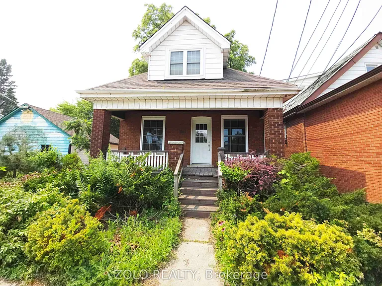 1504 King St E — Photo 1