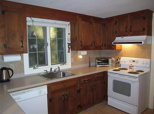 2nd image of 548 Great Rd