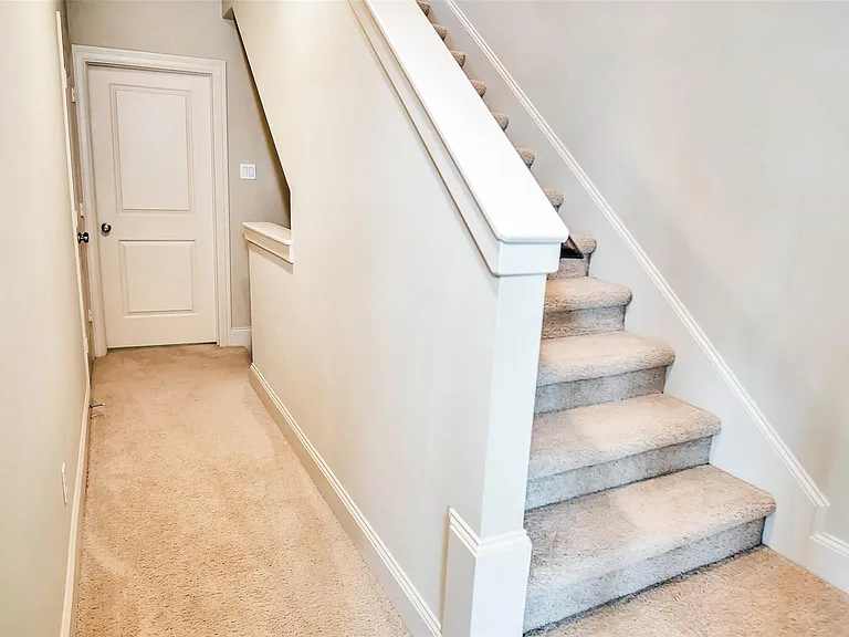 1611 Silver St — Photo 19