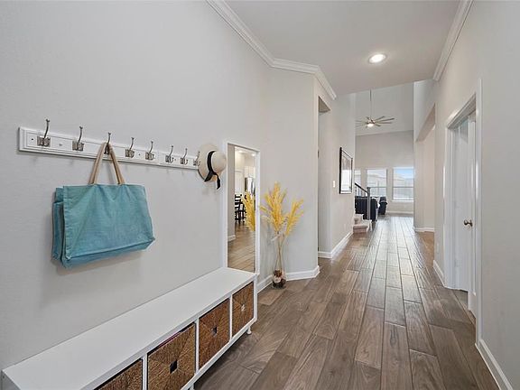 5th image of 11103 Bluewater Lagoon Cir