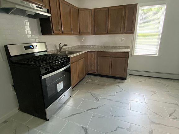 2nd image of 211 Lincoln St #211