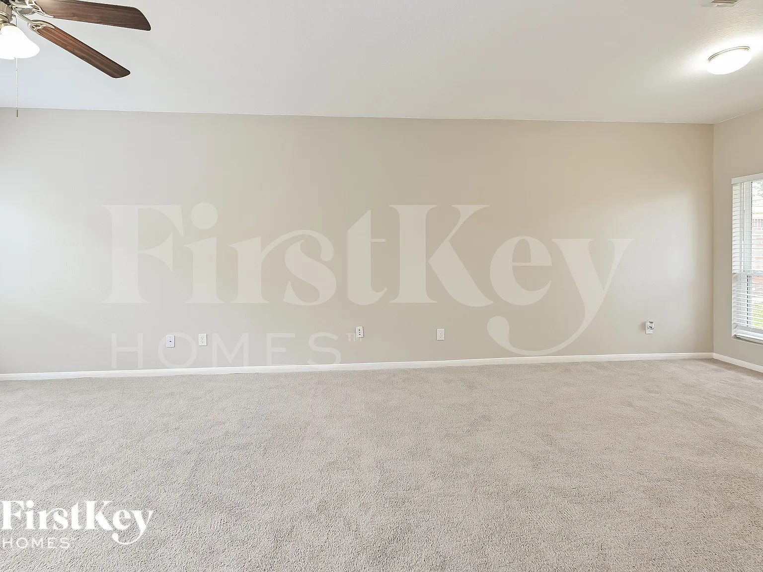 3 bed, 2.0 bath, 2069 sqft, $2,305 — Photo 4
