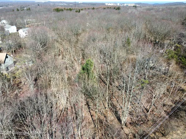 Black Cherry Ct, Long Pond, PA 18334