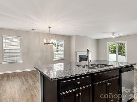 4th image of 637 Nannyberry Ln