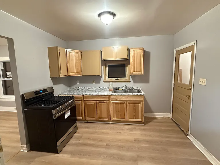 1225 W Belden Ave #F1 — Photo 5
