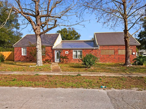 1600 Wisteria St, Gulfport, MS 39501