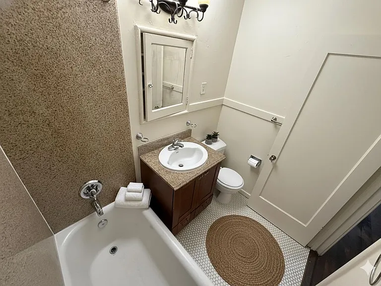 Preston Apartments — Photo 42
