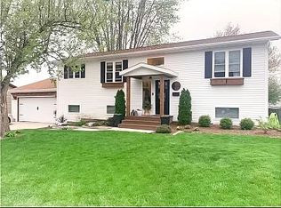 1008 Hampton Rd, Washington, IL 61571