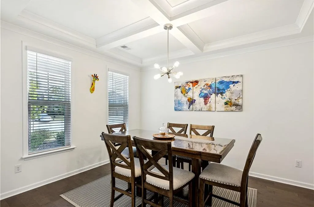 5 bed, 3.0 bath, 2551 sqft, $2,750 — Photo 4