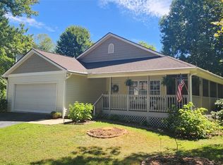 79 Wildwood Forest Ln, Mills River, NC 28759