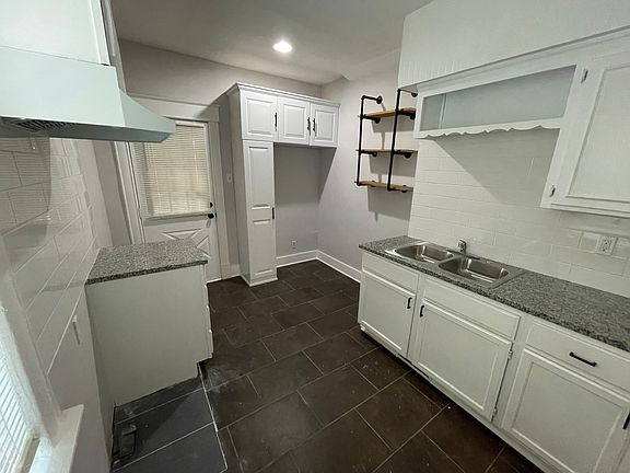 3rd image of 119 Hardesty Ave