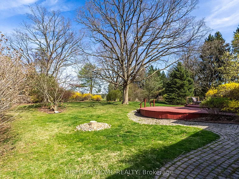 67 Saint Margarets Rd — Photo 30