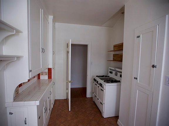 5th image of 515 1/2 N Spaulding Ave