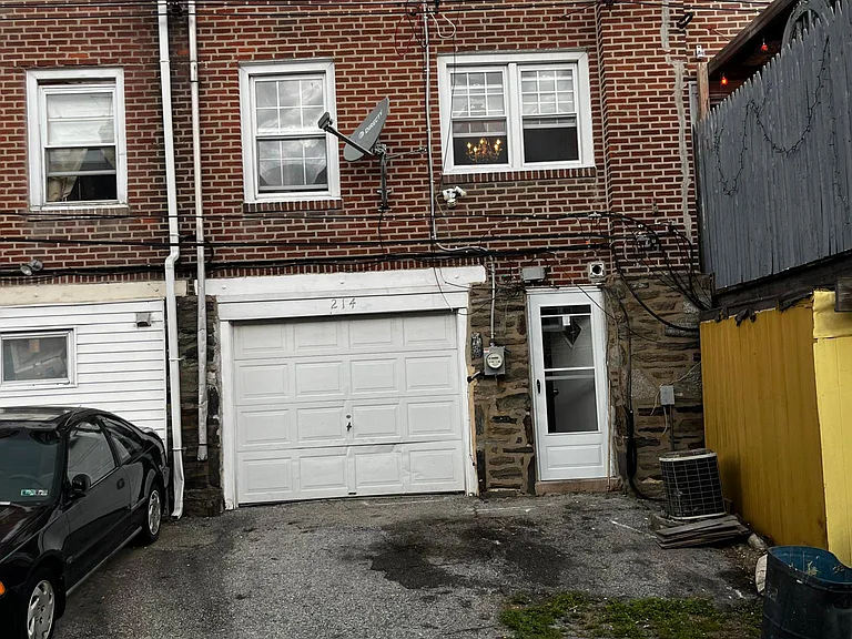 214 Cambridge Rd — Photo 11